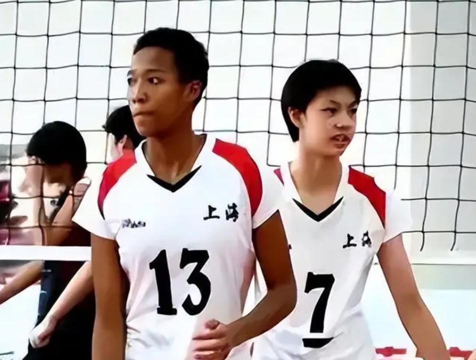 中国女排惊现黑人少女，16岁1米88身体天赋出众，或成未来门面？