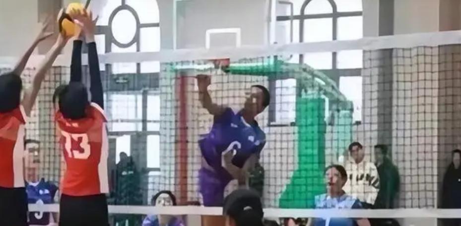 中国女排惊现黑人少女，16岁1米88身体天赋出众，或成未来门面？