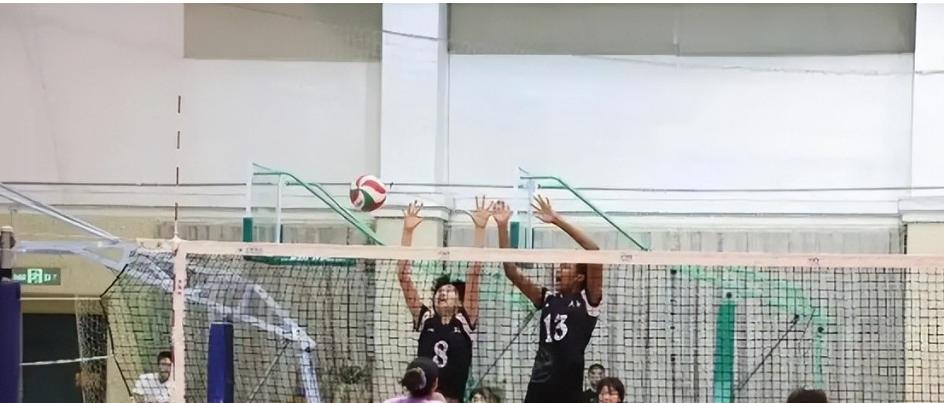 中国女排惊现黑人少女，16岁1米88身体天赋出众，或成未来门面？