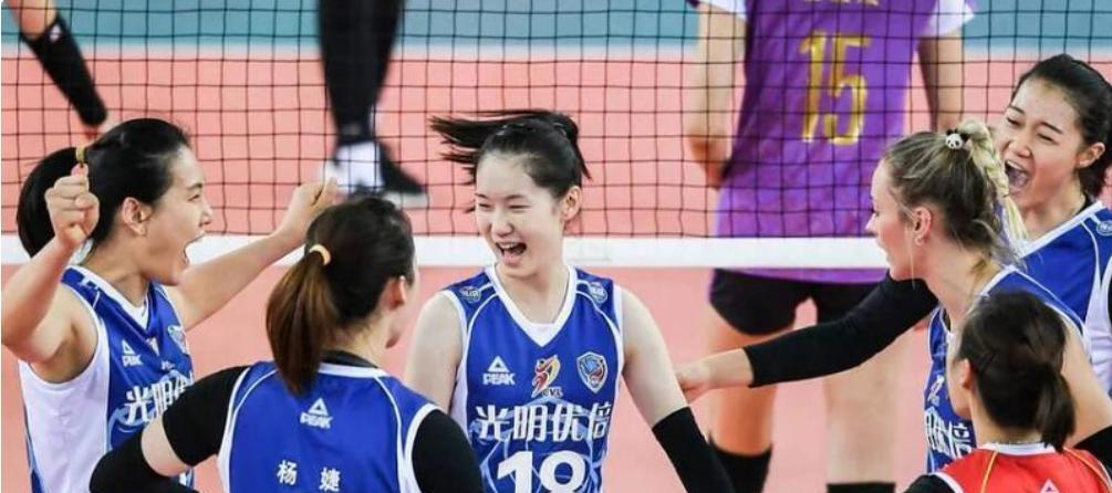 中国女排惊现黑人少女，16岁1米88身体天赋出众，或成未来门面？
