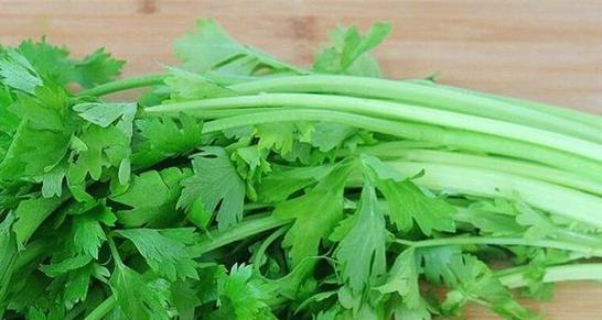 芹菜怎么洗才干净?有效去除农药残留的步骤是什么? 芹菜怎么洗才干净?有效去除农药残留的步骤是什么?