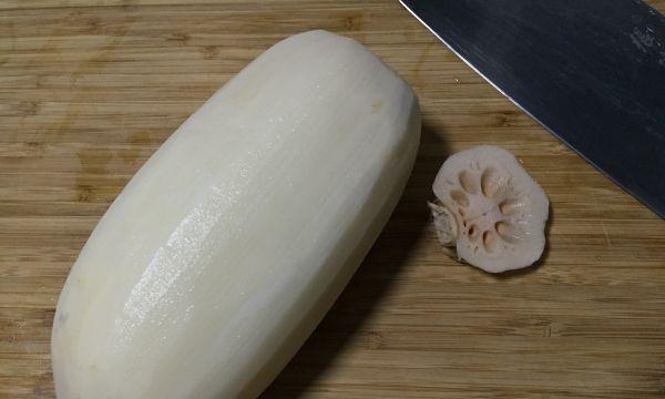 莲藕需要去皮吗?去皮与不去皮的烹饪效果有何不同? 莲藕需要去皮吗?去皮与不去皮的烹饪效果有何不同?