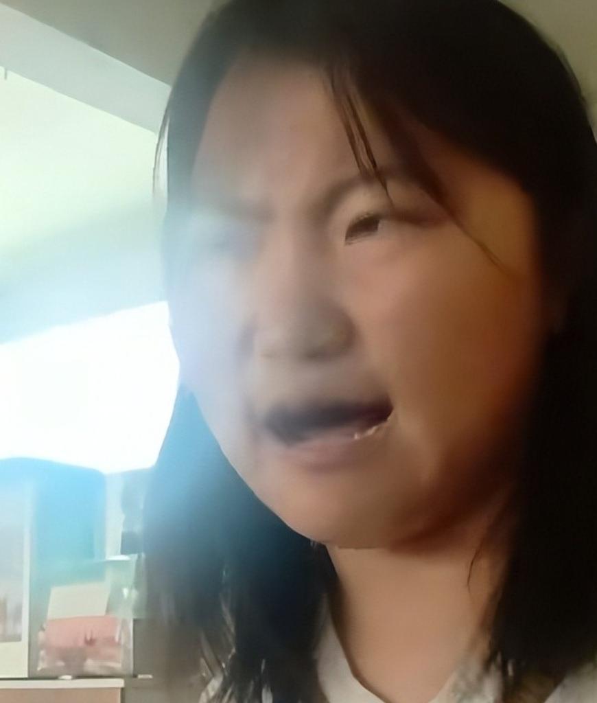 18岁残疾女孩被亲妈逼婚!刚跟相亲男说“没可能”,转头就遭背刺 18岁残疾女孩被亲妈逼婚!刚跟相亲男说“没可能”,转头就遭背刺