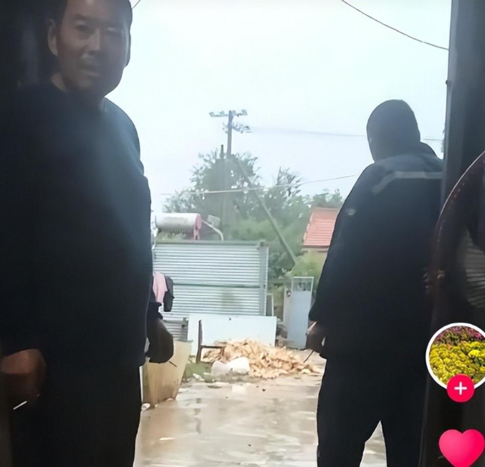 18岁残疾女孩被亲妈逼婚!刚跟相亲男说“没可能”,转头就遭背刺 18岁残疾女孩被亲妈逼婚!刚跟相亲男说“没可能”,转头就遭背刺