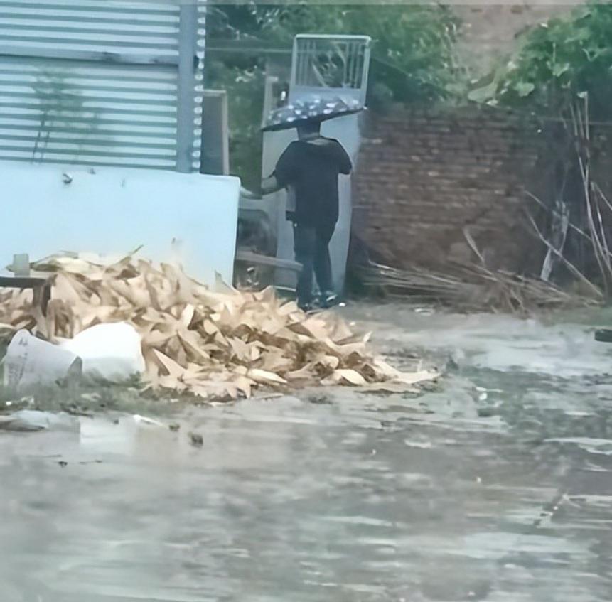 18岁残疾女孩被亲妈逼婚!刚跟相亲男说“没可能”,转头就遭背刺 18岁残疾女孩被亲妈逼婚!刚跟相亲男说“没可能”,转头就遭背刺