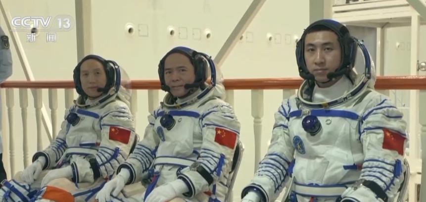 神舟二十一号即将发射!宇航员身份曝光,其中一位是我们熟悉的他 神舟二十一号即将发射!宇航员身份曝光,其中一位是我们熟悉的他