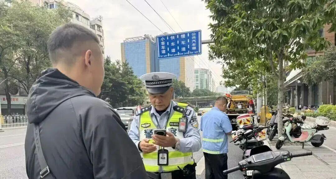 12月起,电动车有新政策,两轮、三轮、四轮都在内,最高罚5000元 12月起,电动车有新政策,两轮、三轮、四轮都在内,最高罚5000元