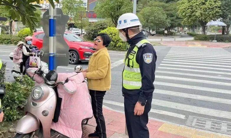 12月1日起，电动车、三轮车上路“3罚2禁”，违者罚款扣车