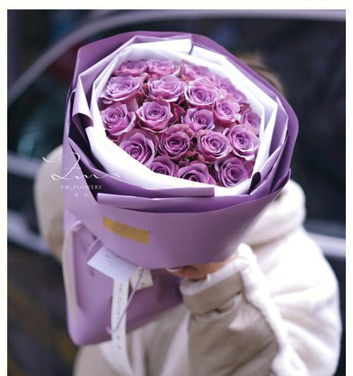紫色玫瑰花语的深刻意义(解读紫色玫瑰的15个花语) 紫色玫瑰花语的深刻意义(解读紫色玫瑰的15个花语)