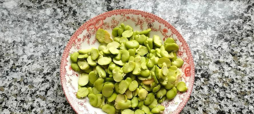 蚕豆怎么剥皮最快？剥皮技巧大公开！