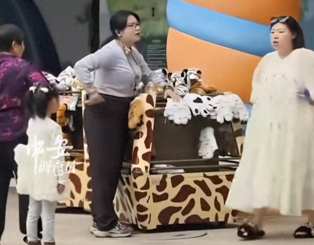 社死！女子因带狗上缆车被拒大闹动物园，正脸曝光，最终赔偿8千