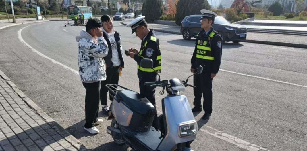 12月起，电动车有新政策，二、三、四轮都在内！违者罚款扣车
