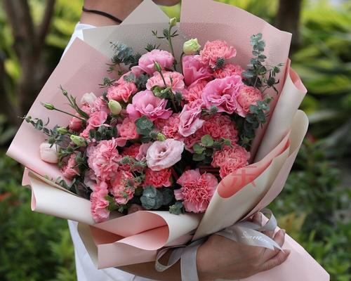 康乃馨19朵的花语与寓意（揭示康乃馨19朵的深层含义）