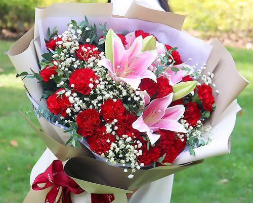 康乃馨19朵的花语与寓意（揭示康乃馨19朵的深层含义）