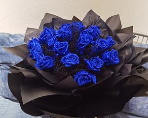 玫瑰花蓝色妖姬（用玫瑰花蓝色妖姬解读不同的象征意义）