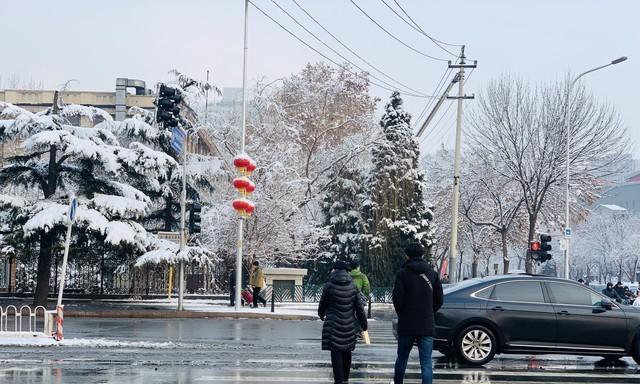 寒潮锁江南华南！10℃降温+0℃线南压至浙赣，冷空气“冻”真格