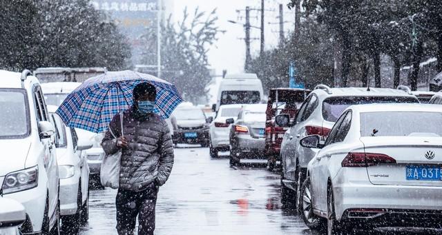 寒潮锁江南华南！10℃降温+0℃线南压至浙赣，冷空气“冻”真格