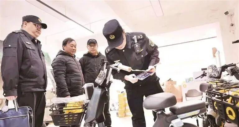 电动车有新政策！2026年1月起，3种车禁止上路！4类车不罚不扣