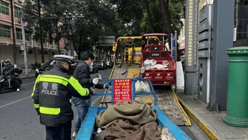 电动车有新政策！2026年1月起，3种车禁止上路！4类车不罚不扣