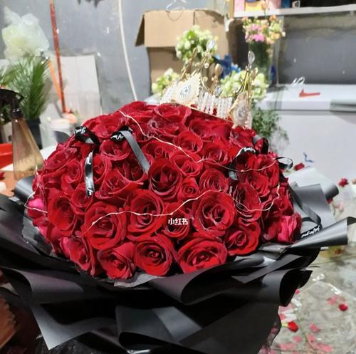 99朵玫瑰的寓意与象征（表达浪漫与真爱的玫瑰花语）