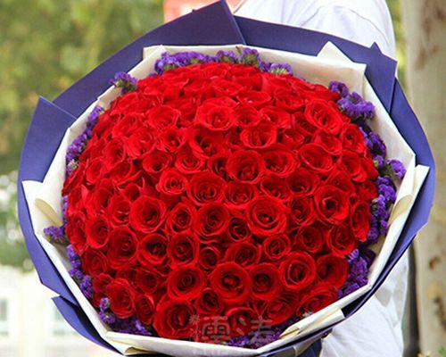 99朵玫瑰的寓意与象征（表达浪漫与真爱的玫瑰花语）
