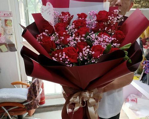 19朵玫瑰花的寓意与象征（探究玫瑰花数量的特殊含义）