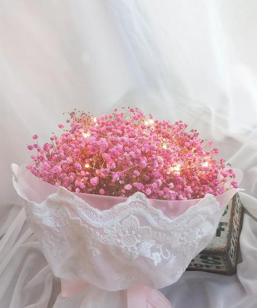 满天星花语及寓意（探寻满天星花的丰富内涵及象征意义）