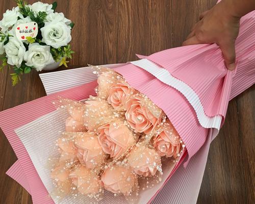 13朵玫瑰花语及其意义解析（从浪漫到祝福）