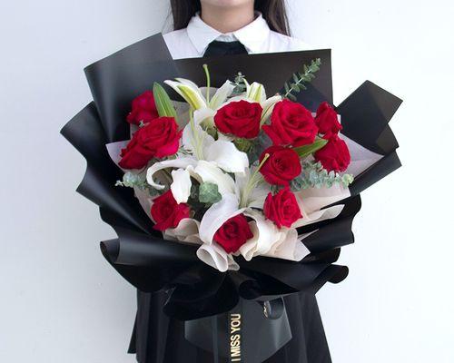 11朵玫瑰花的意义与象征（探索玫瑰花的深刻寓意与神秘象征）