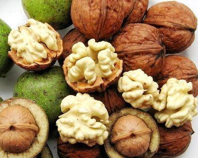 青核桃能直接吃吗？食用前需要注意什么？