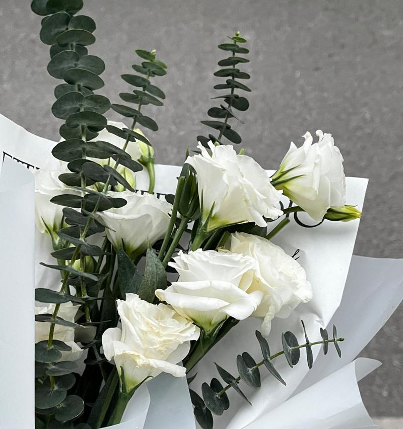 白色洋桔梗花语的深意（洋桔梗花语的美丽之谜与传承）