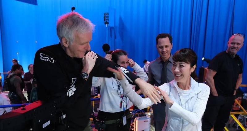 票房86.8亿亏损4亿，詹姆斯卡梅隆跌落神坛，《阿凡达4》不会再有