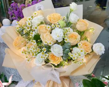 香槟玫瑰的寓意(11朵香槟玫瑰的象征意义与传达的祝福) 香槟玫瑰的寓意(11朵香槟玫瑰的象征意义与传达的祝福)