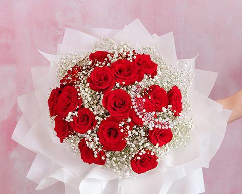 用19朵玫瑰花传递的情感（探寻19朵玫瑰花背后的意义）