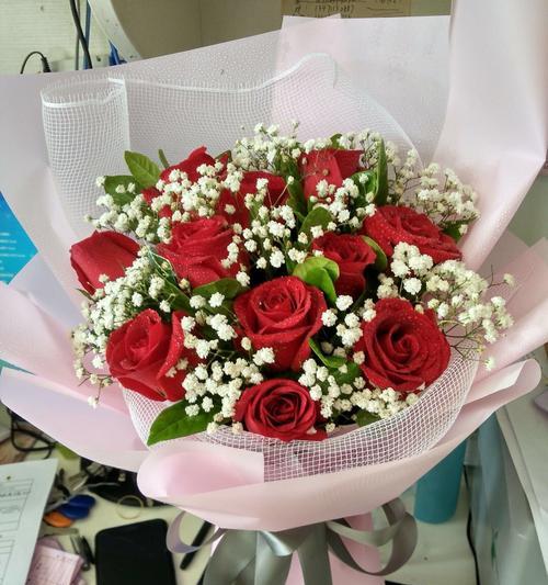 18朵玫瑰的寓意及象征意义(探寻18朵玫瑰所代表的深刻含义)