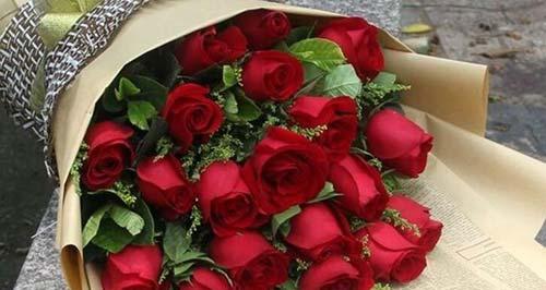 十九朵红玫瑰的花语——表达浓烈的爱情（用十九朵红玫瑰传递你的爱意）