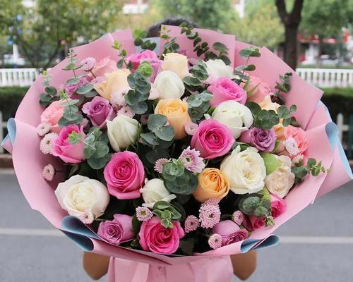 用12朵玫瑰花表达的含义（玫瑰花的数量和颜色代表的深意）