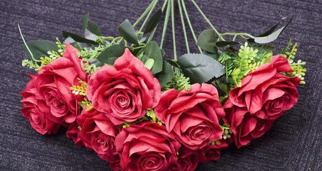 玫瑰花朵数的含义（解读玫瑰花朵数）