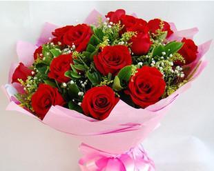 三朵红玫瑰的象征意义（深入解读红玫瑰的三重含义）