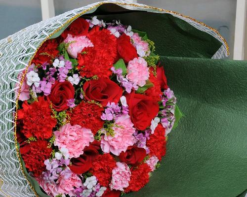 康乃馨的寓意与象征(用十一朵康乃馨传递的情感和意义) 康乃馨的寓意与象征(用十一朵康乃馨传递的情感和意义)