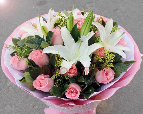 19朵粉玫瑰花的含义与象征(探寻19朵粉玫瑰花所蕴含的情感与祝福) 19朵粉玫瑰花的含义与象征(探寻19朵粉玫瑰花所蕴含的情感与祝福)