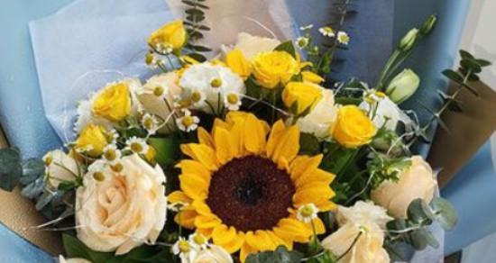 以花语尊敬老人的美丽姿态（传承尊敬之情）