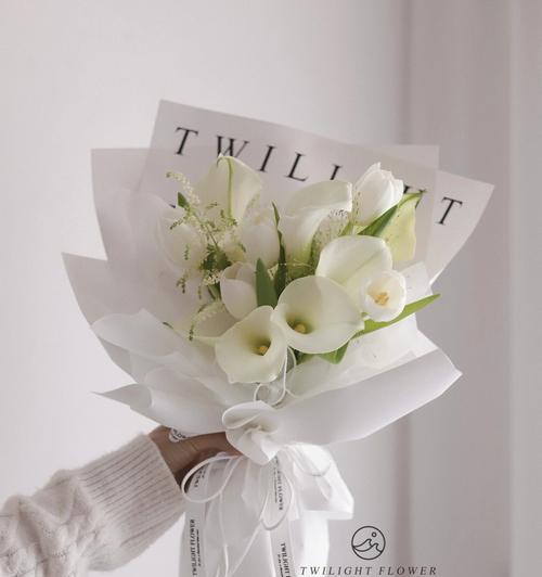 白色马蹄莲花的花语和寓意（马蹄莲花的纯洁之美）