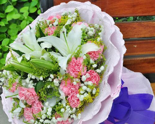 康乃馨花的象征意义（探索康乃馨花的深层寓意）