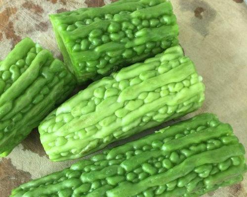 苦瓜怎么洗才干净？彻底清洗苦瓜的步骤是什么？