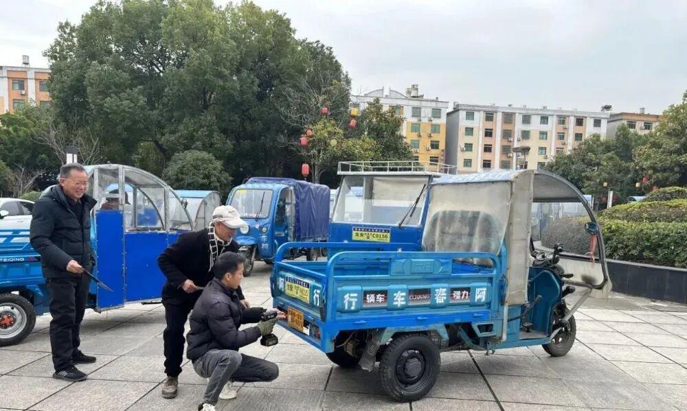 电动车迎来好消息，涉及上牌、上路、考驾照，车主：这下不怕查了