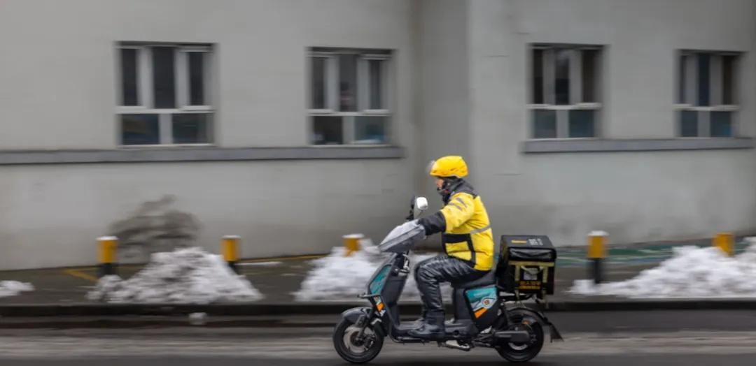 央视3次痛批：电动车解限速！解禁摩托车，同时电自改限速40km/h