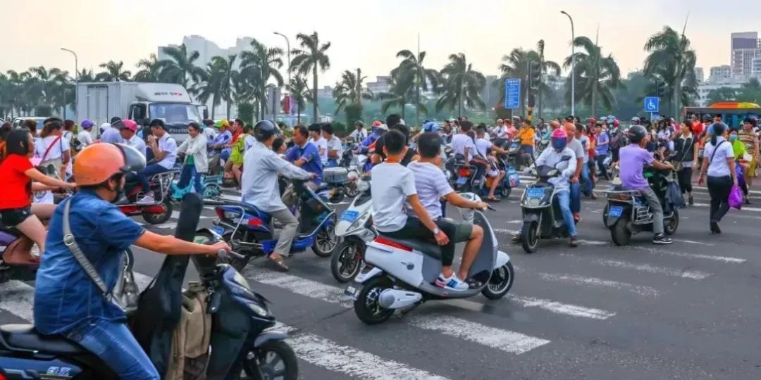 央视3次痛批：电动车解限速！解禁摩托车，同时电自改限速40km/h