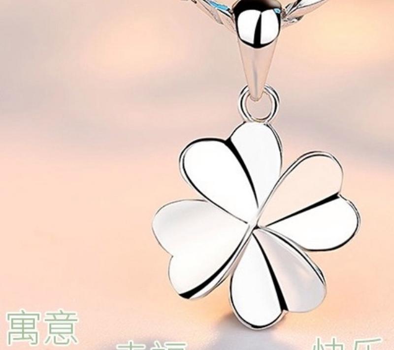 四叶草的花语与传说——幸运与神秘(寻找四叶草的秘密与传说中的奇迹) 四叶草的花语与传说——幸运与神秘(寻找四叶草的秘密与传说中的奇迹)