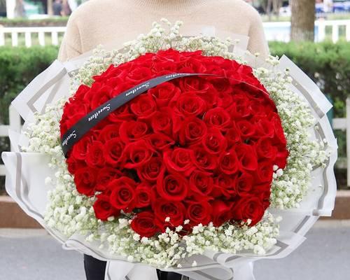 男人送女人8朵玫瑰代表什么（揭秘男人送女人8朵玫瑰的真正含义）